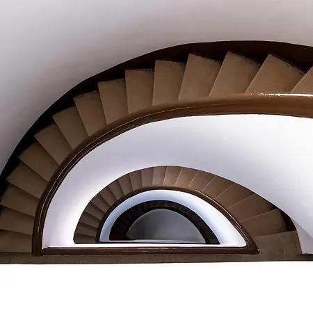 Md Benlliure Cabanal *